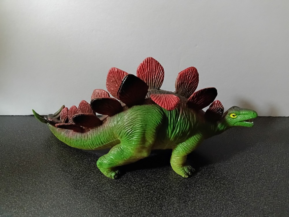 Mojo Stegosaurus dinosaur figure