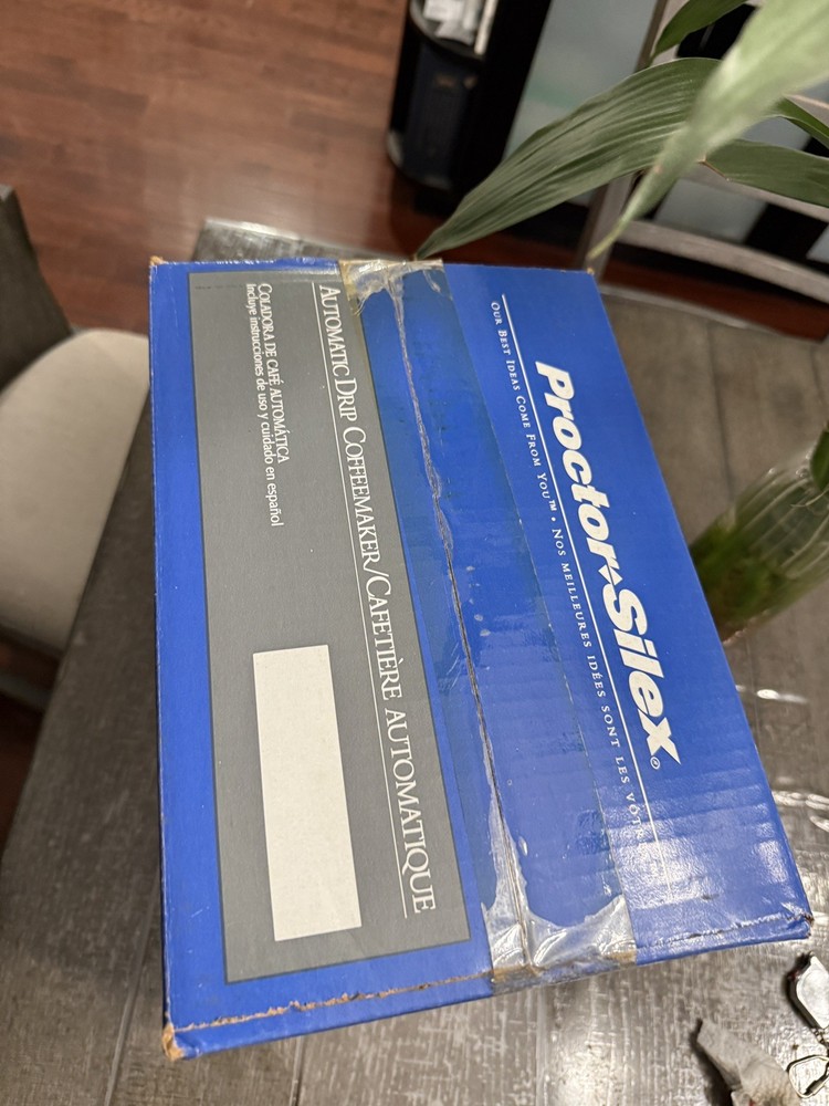 Proctor-Silex Automatic Drip Coffee Maker 2-12 Cup Model A607A White