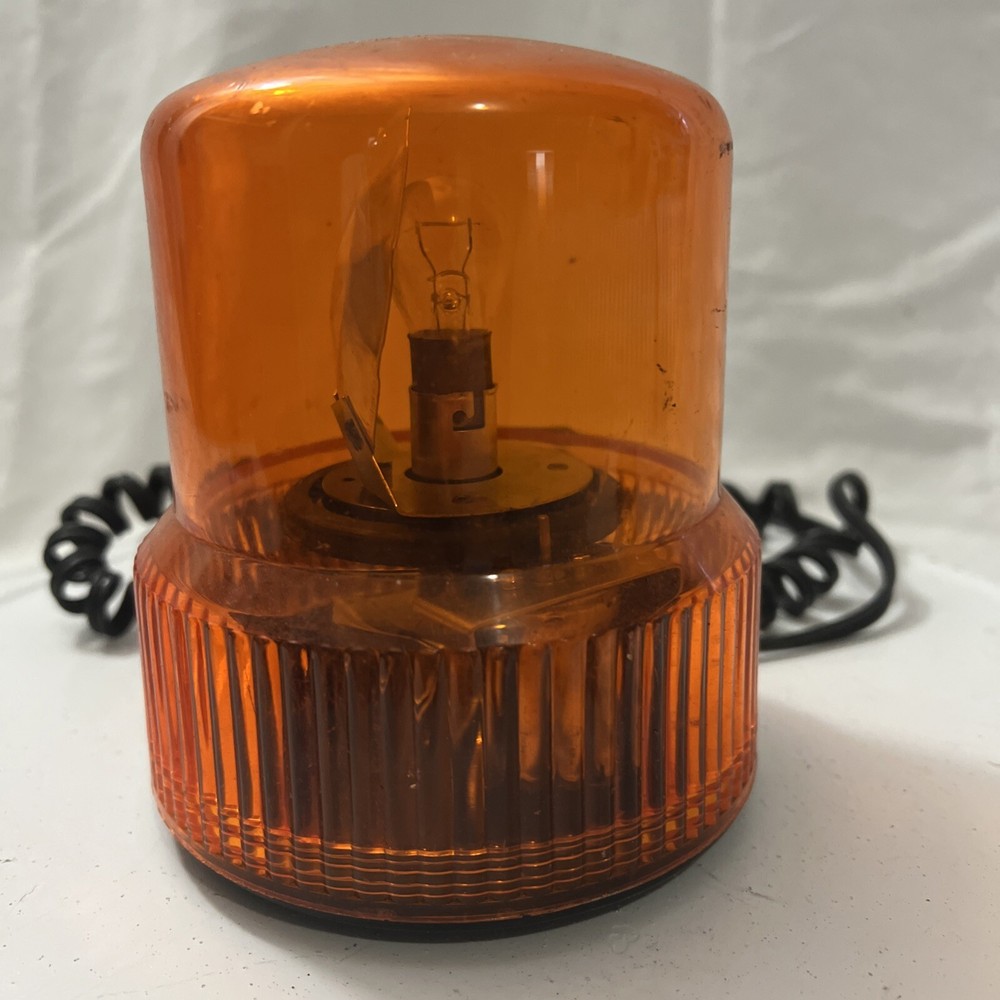 Rotating Beacon Light, Yellow Globe, 12 Volt, Lighter Plug & Cord, Magnet Base.