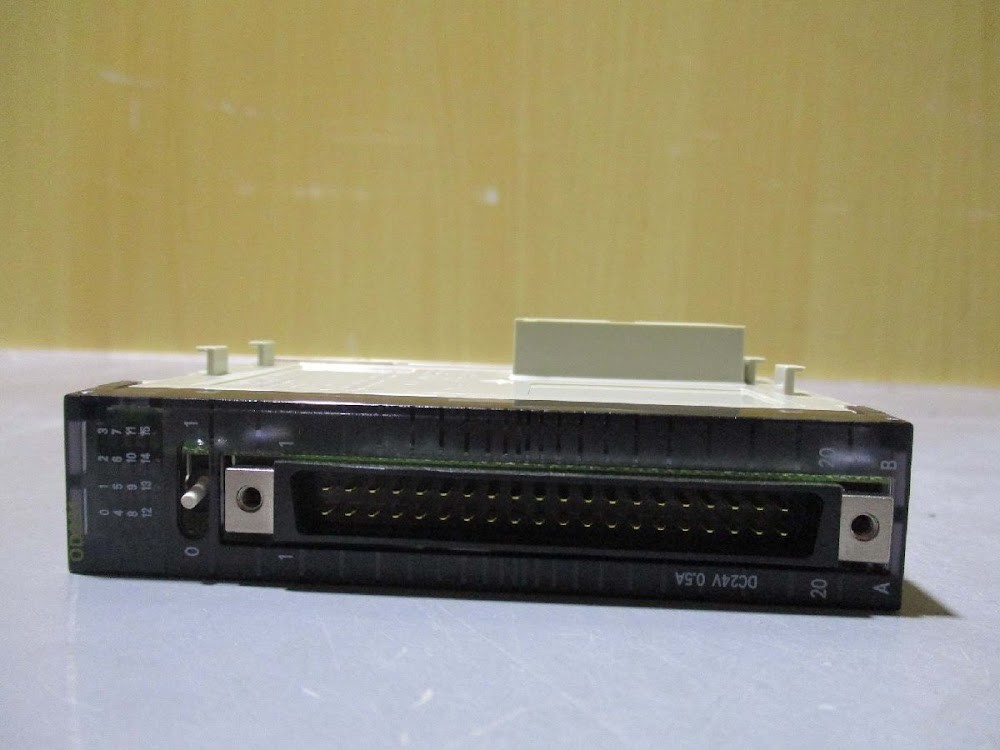 OMRON CJ1W-OD231 Output Unit Module Qty 2 USED #2