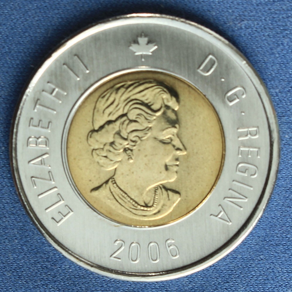 Canada 2006 Toonie ( $2 ) from a Mint Roll - Classic Polar Bear Reverse