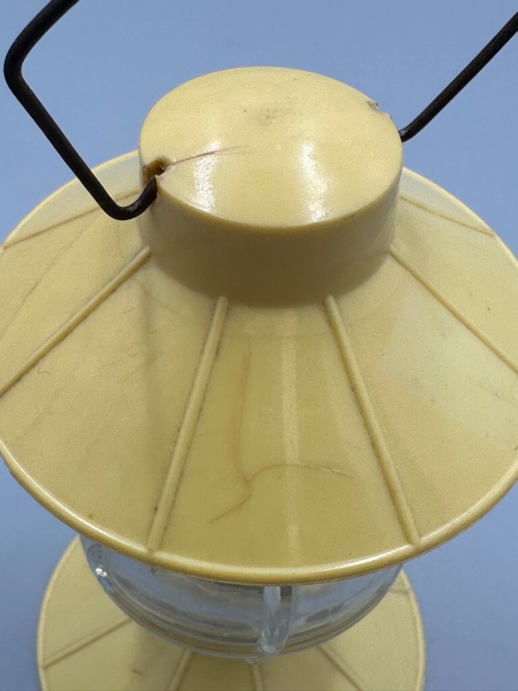 c 1950 Railroad LANTERN Yellow Plastic & GLASS CANDY CONTAINER Millstein A&E 448