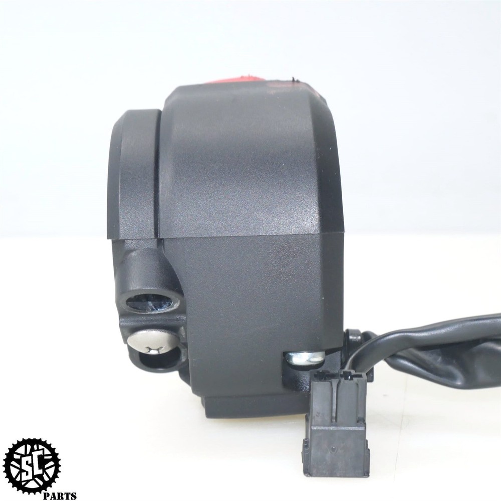 17-23 SUZUKI GSXR 1000 RIGHT CONTROL SWITCH