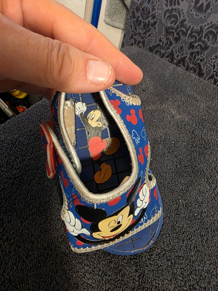 Disney-Micky Mouse-blue play sandals size 6
