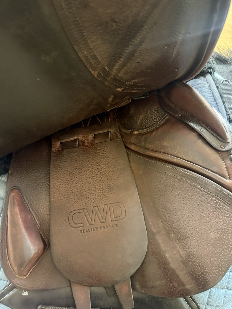 CWD Close Contact Saddle 17.5"