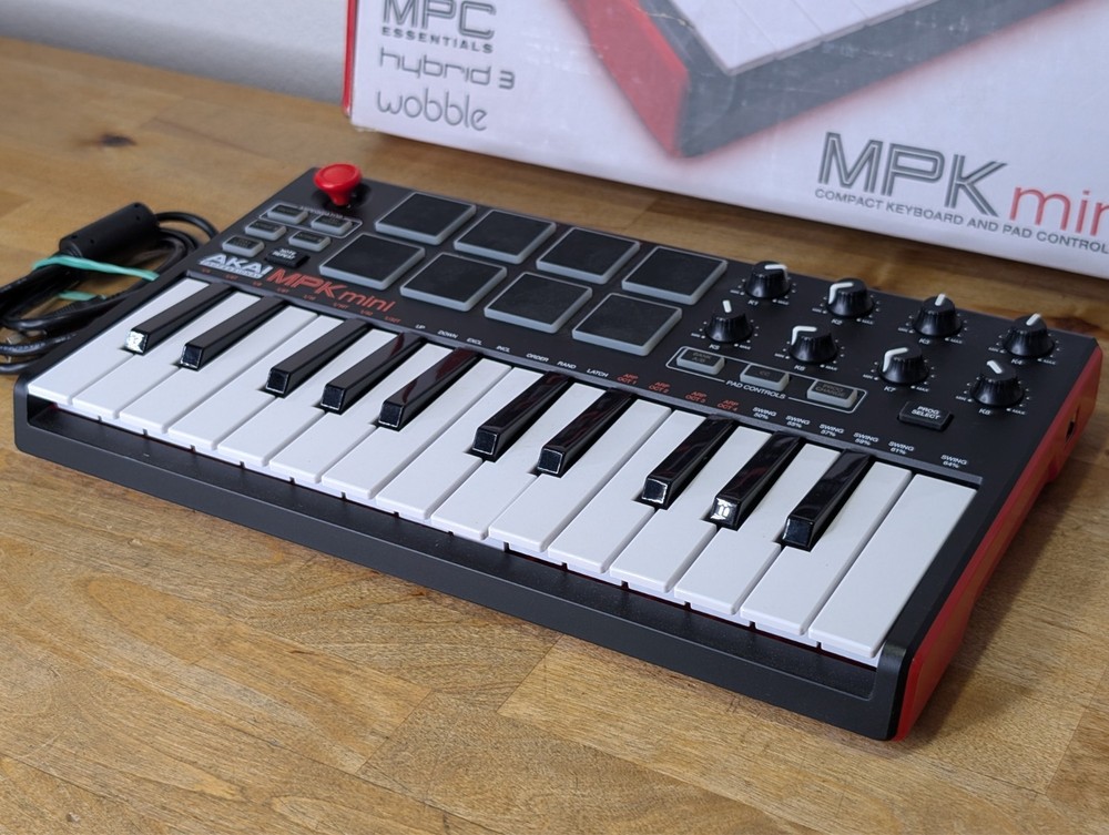 Akai MPK Mini Compact MIDI Keyboard Controller 25 Keys with Pads and Knobs