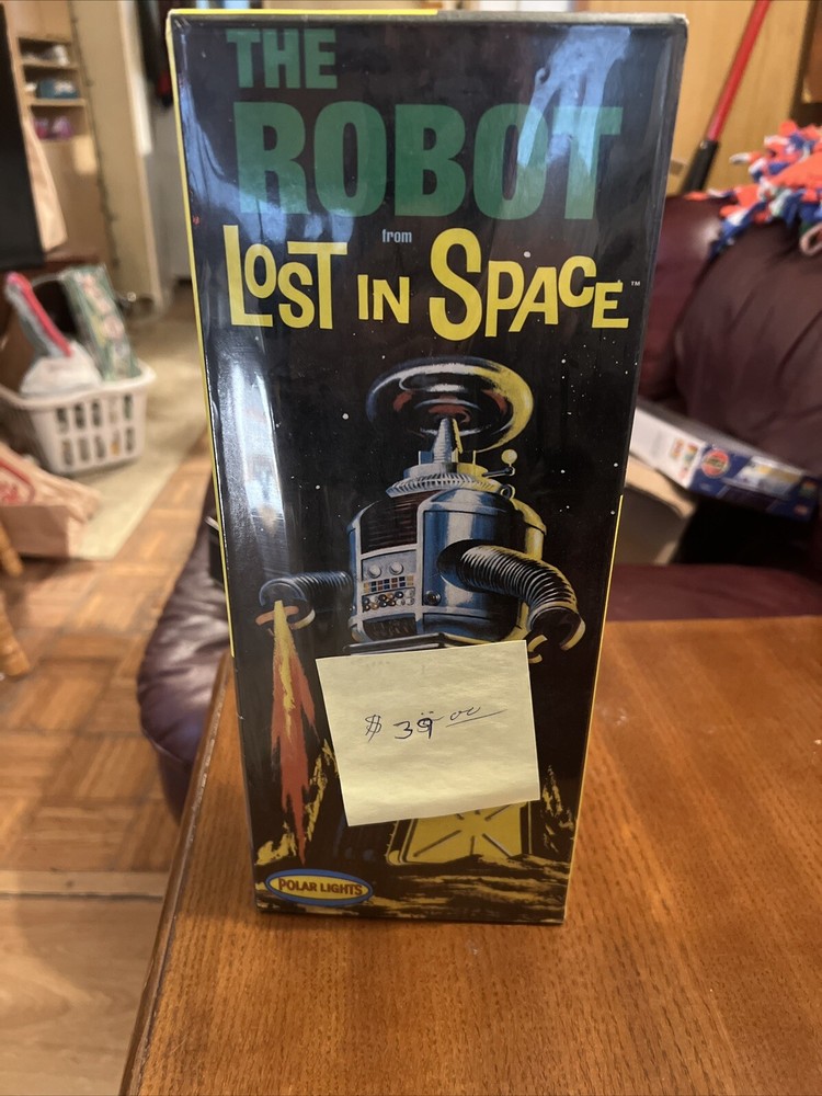 Polar Lights "The Robot" from Lost in Space