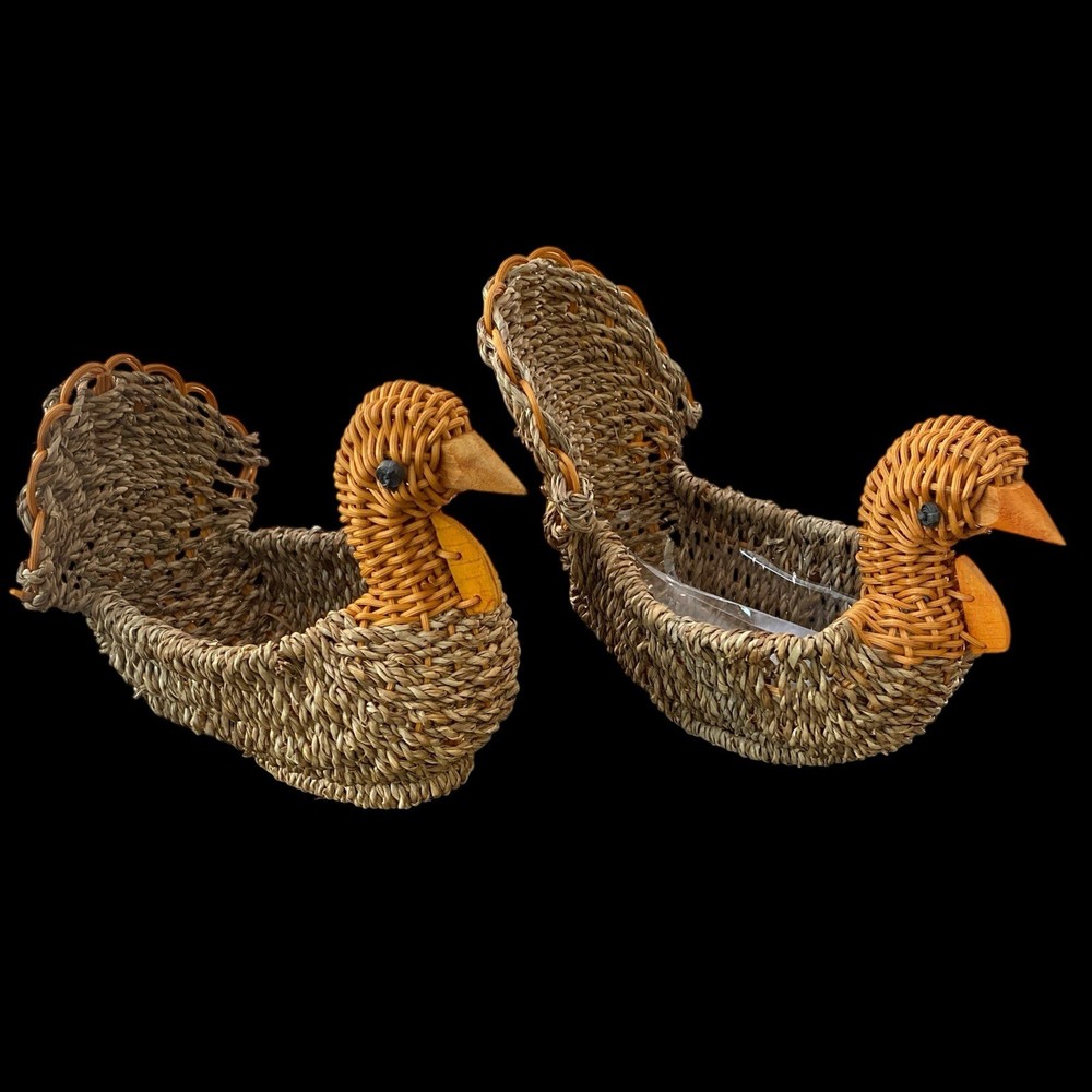 2 Rustic Turkey Baskets Thanksgiving Decor (1 Plastic Liner ) Fruit Bread