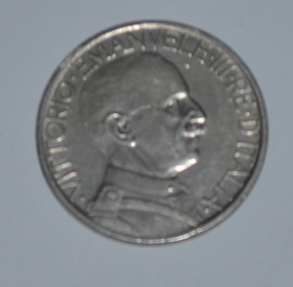 Italian 1924 R  2 lire coin