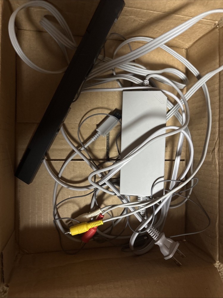 Nintendo Wii Complete Hookup Kit AV Cable Power Supply Sensor Bar Console Bundle