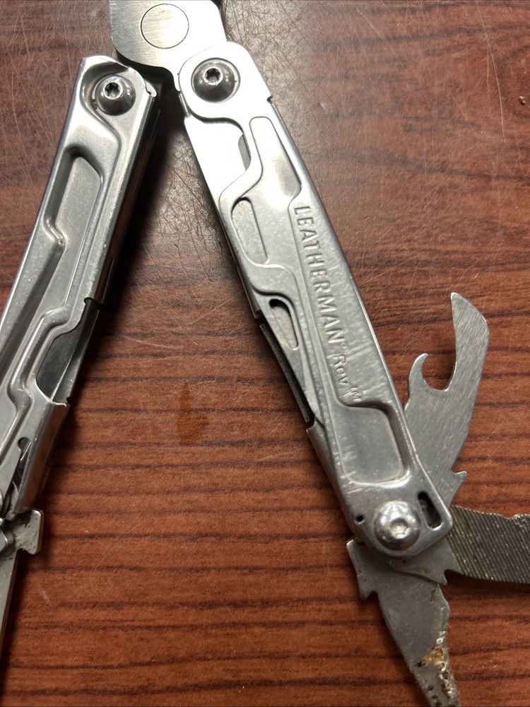 Leatherman Rev 3.8" Multi-Tool, Stainless