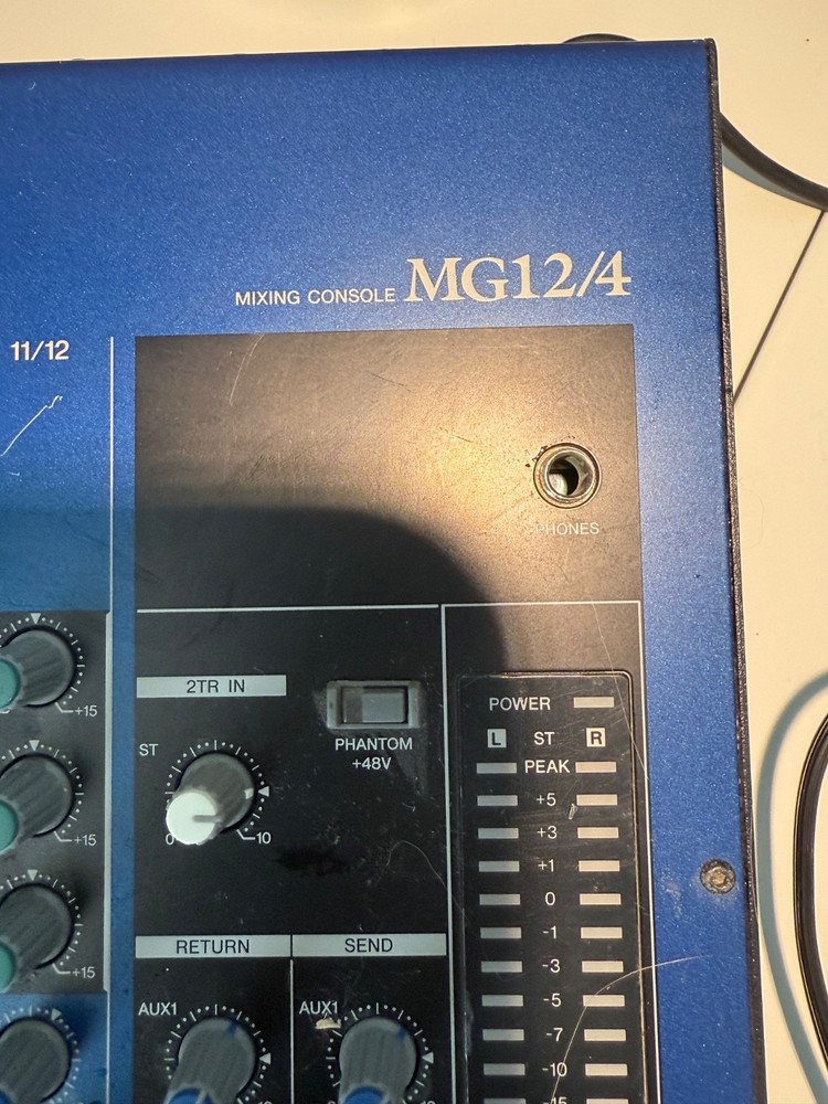 Yamaha MG 12/4 Analog Mixer