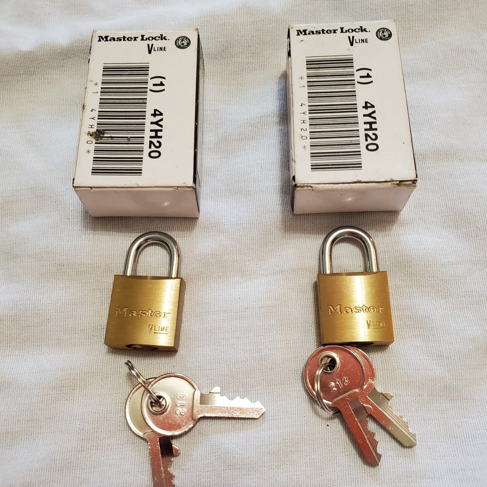 New Old Stock 2 Matched Master Lock V Line Padlock 4YH20