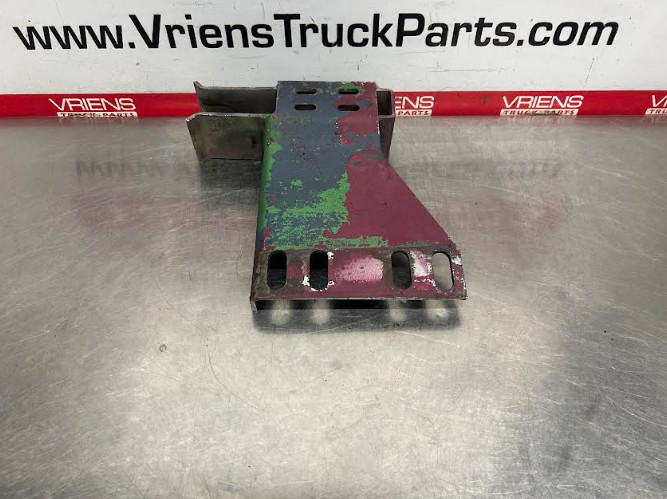 PETERBILT 13-03991R RECEPTACLE-ROLLER FENDER