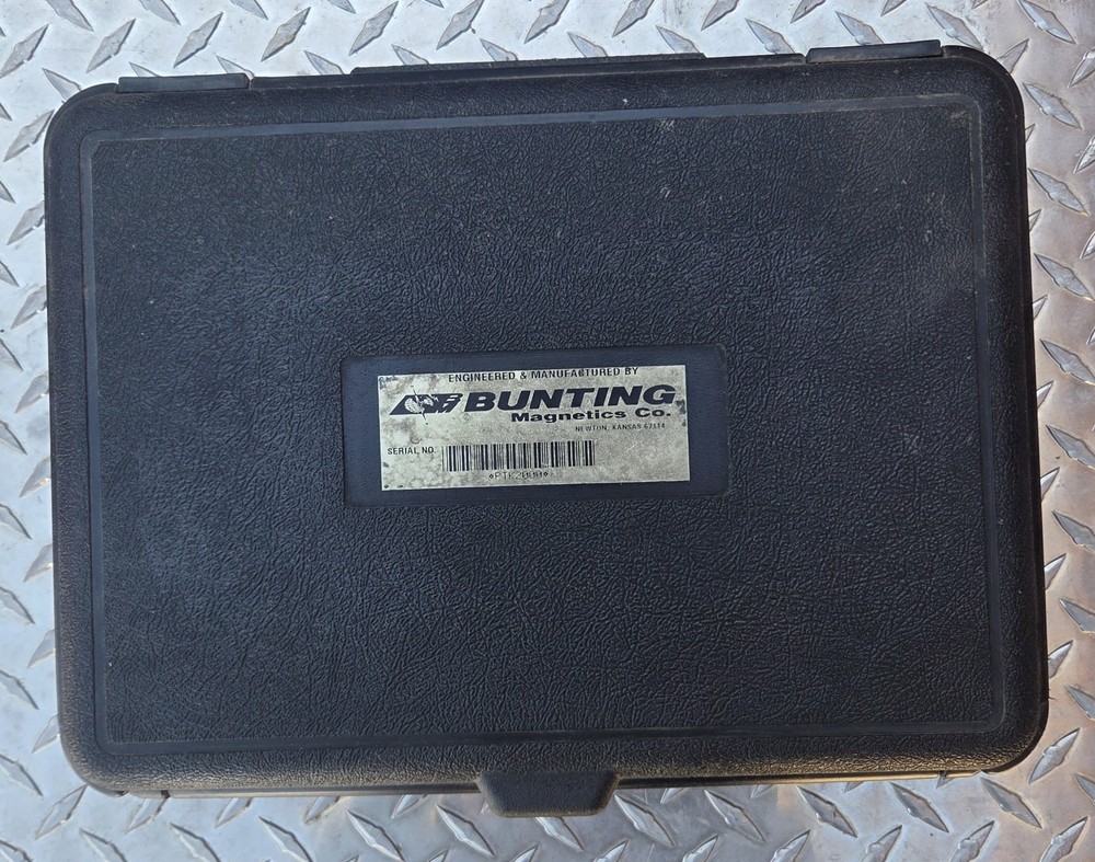 Bunting Magnetic Products Standard Pull test kit Complete In Carry Case Nice!