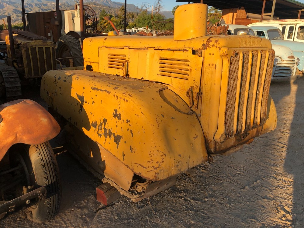 CAT D2 ORCHARD TRACTOR