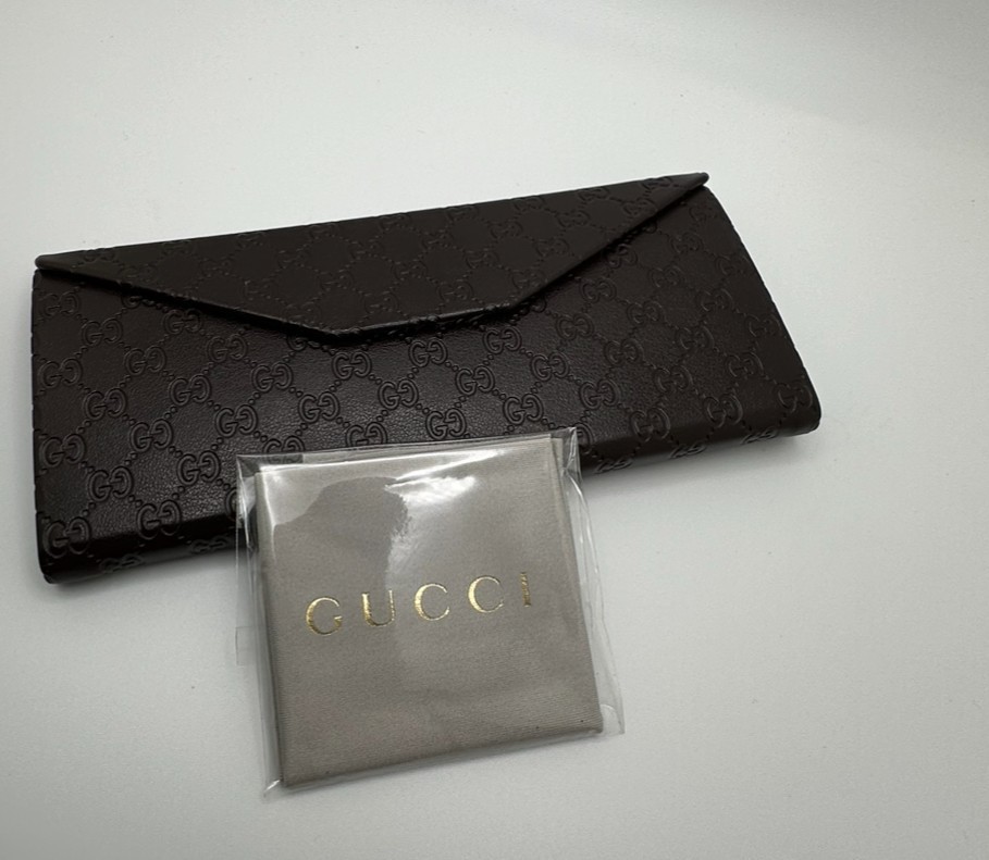 Authentic Gucci GG Monogram Fold-Over Eyeglass Cleaning Cloth –