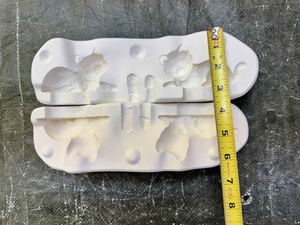 VINTAGE SCIOTO CERAMIC MOLD #S-583 LYING DOWN KITTENS