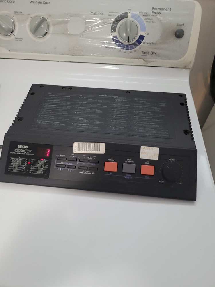 Yamaha QX7 Digital Sequence Recorder MIDI Sequencer