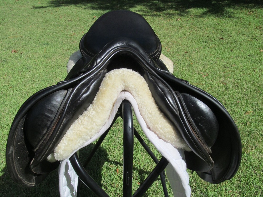 17" COUNTY INNOVATION ( BLACK) close contact jumping saddle-2013 MODEL