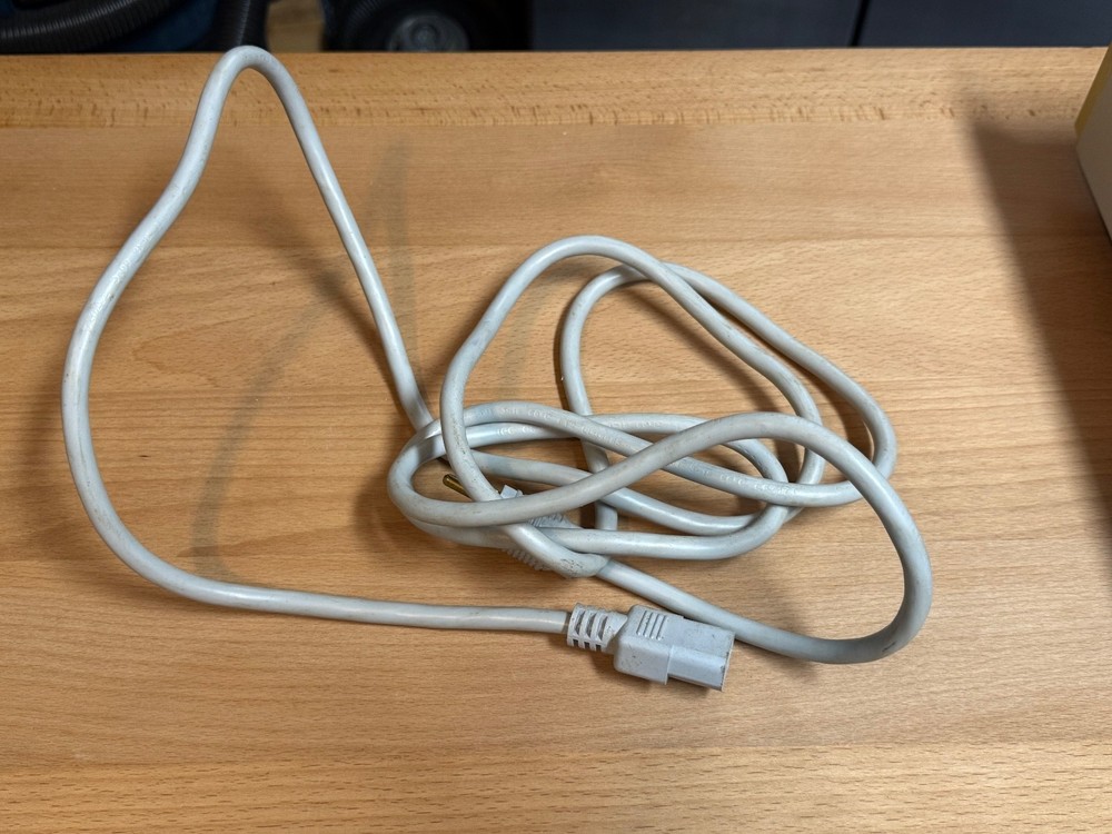 Fluke PM6681 High Resolution Programmable Timer / Counter / Analyzer PM 6681