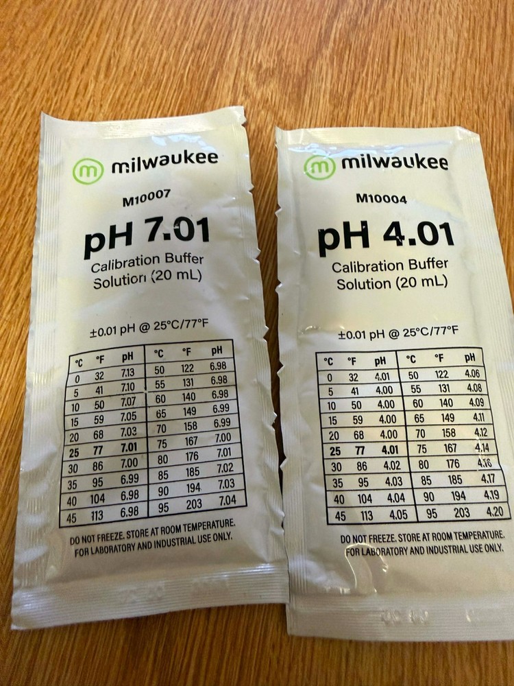 Milwaukee pH55 Waterproof pH Tester with Automatic Calibration