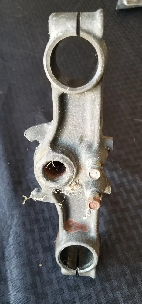 1982 Kawasaki GPZ550 Triple Tree Lower ♻️