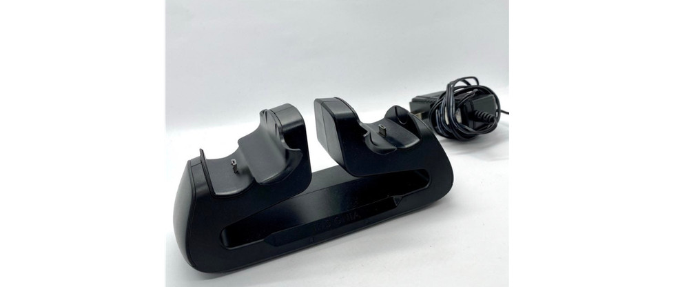 Insignia Xbox One Dual Controller Charger