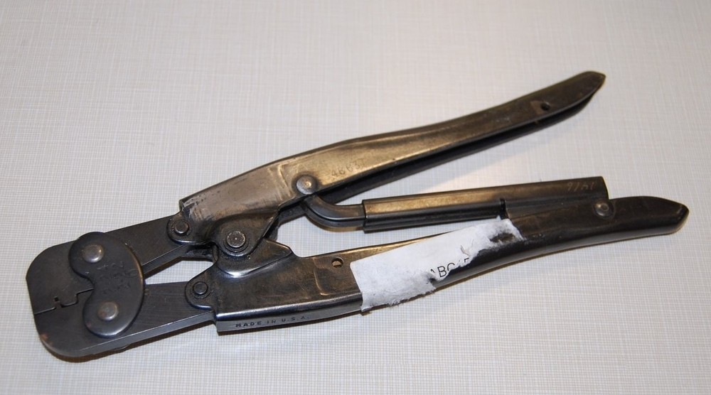 AMP 46637, 2-242-220 Crimper Tool