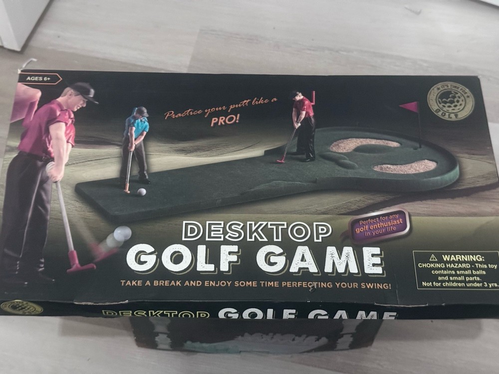 Desktop Golf Game With Golf Figures Must Say Really Cool