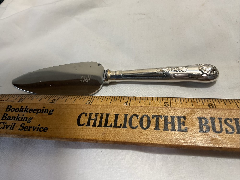 Lodge Stainless Cheese Server Sheffield England Shell Pattern