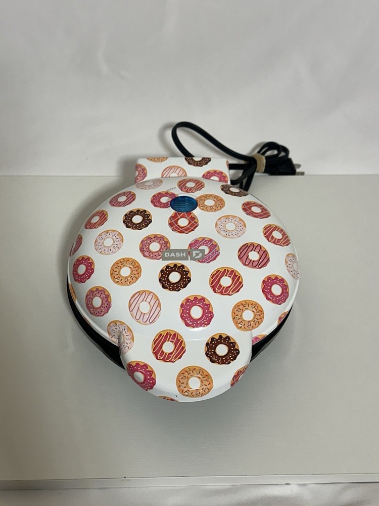 Dash Express Mini Donut Maker With Donut Graphic Print