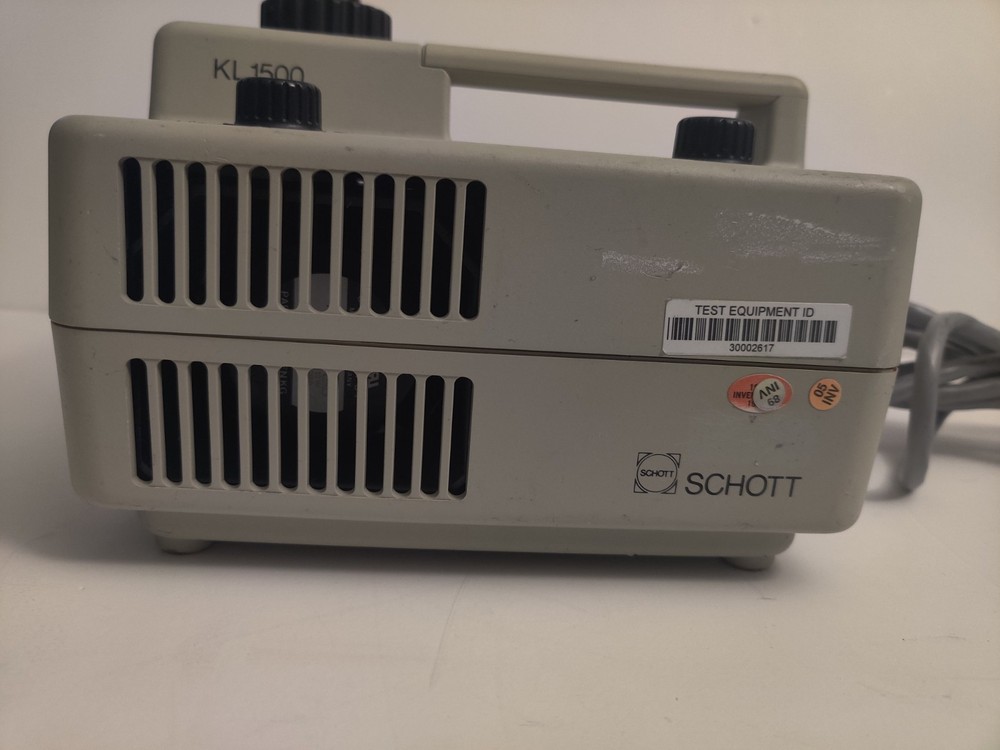 SCHOTT KL 1500 electronic Cold Light Source With Light.