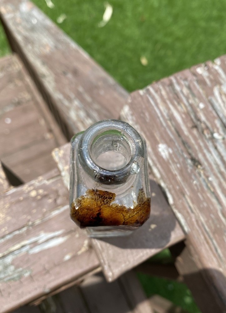 The Singer Sewing Machine Co Bottle
