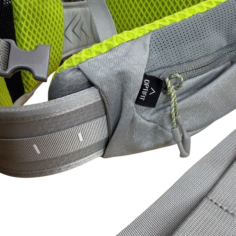 The North Face Banchee 35 Hiking Backpack – Green/Gray