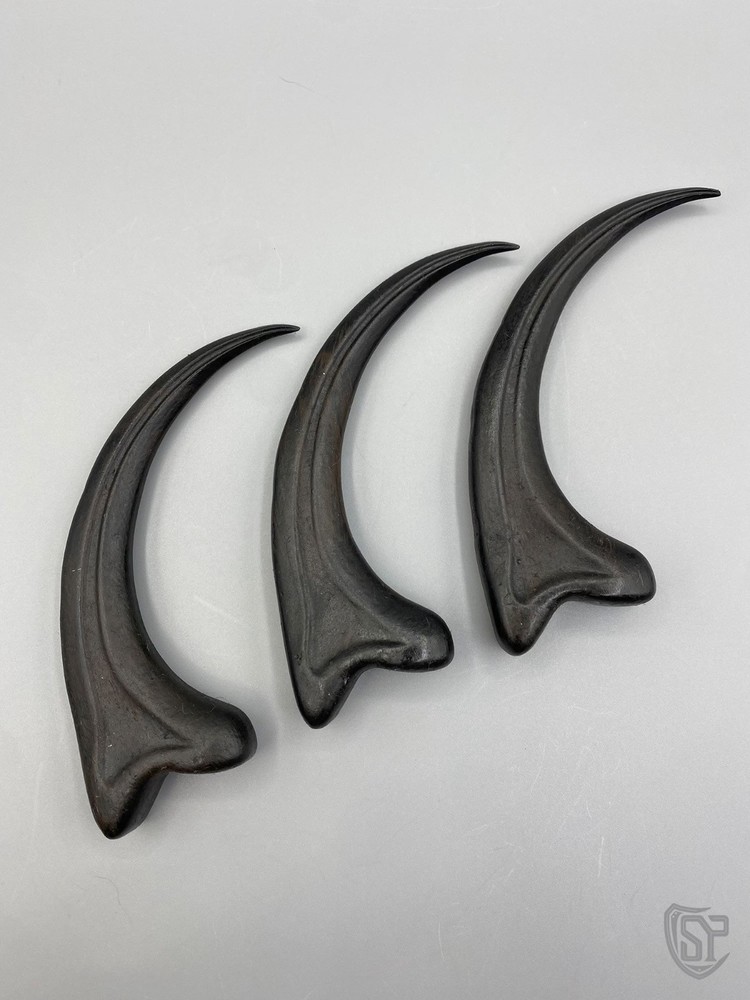 Velociraptor Claw - Jurassic Raptor Claw
