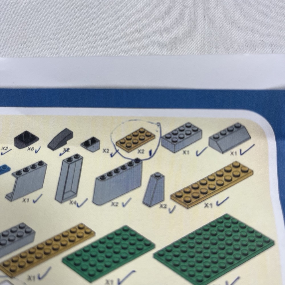 2017 BUILDING SET BASEBALL MISSING HOME PLATE