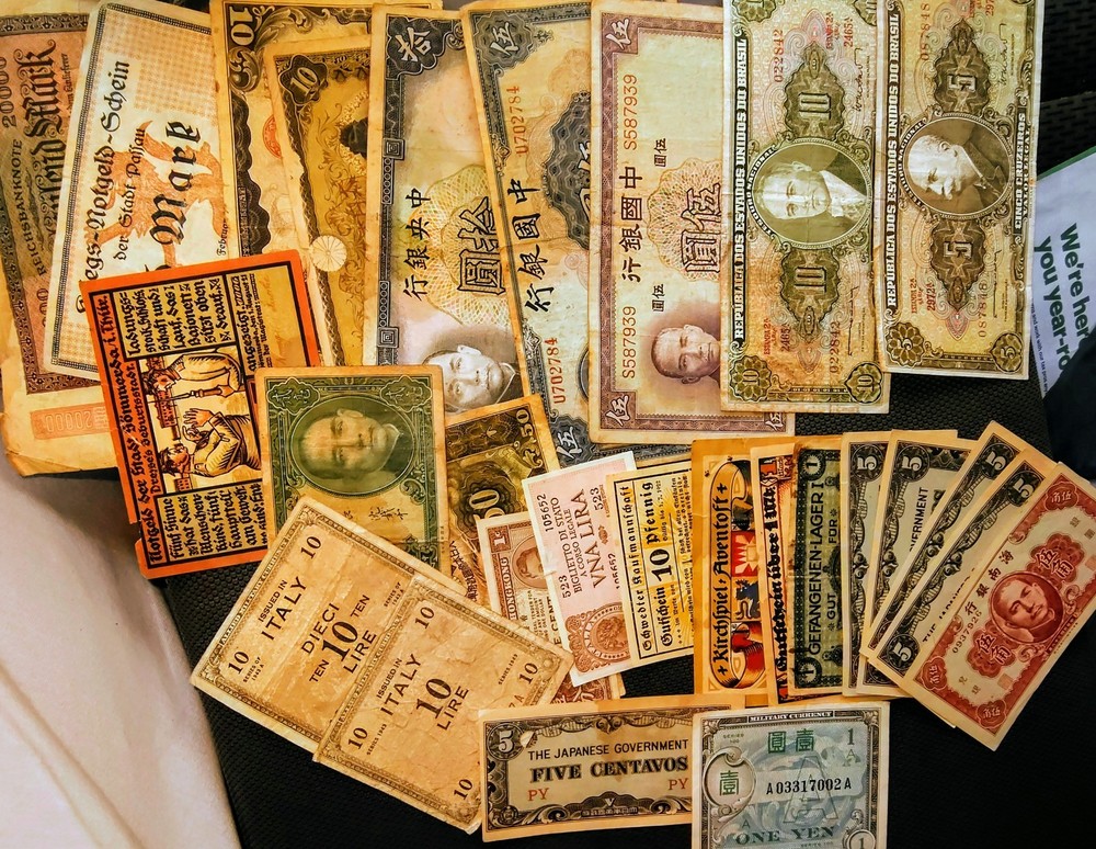 Very old unique currencies. 27 piece set!