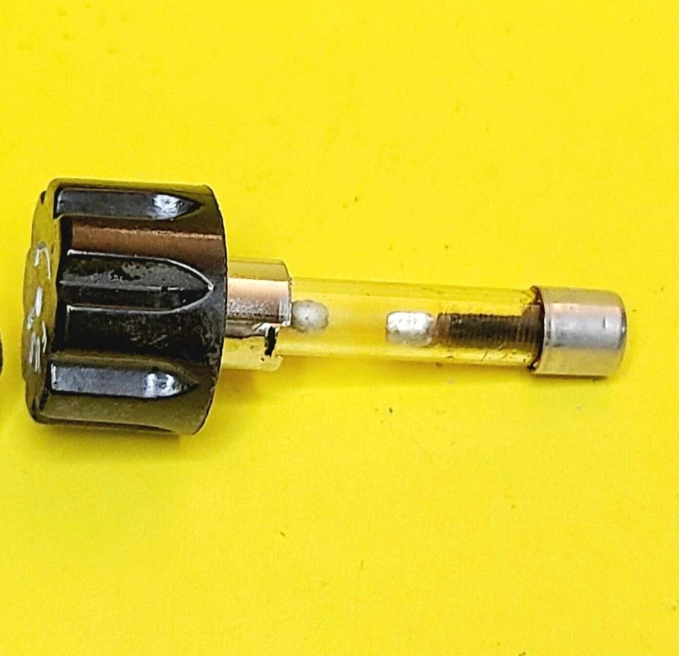 *UNTESTED MAYBE FUSE ISSUE?* VINTAGE MOTOROLA XT1605CM INTERCOM SYSTEM W/ MIC