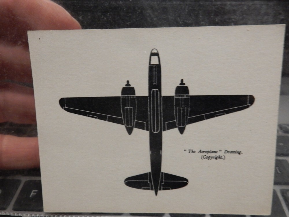 WW2 ERA SMALL RECOGNITION CARD   TYPE  ?    9 X 8 CM   bomber type  /jk
