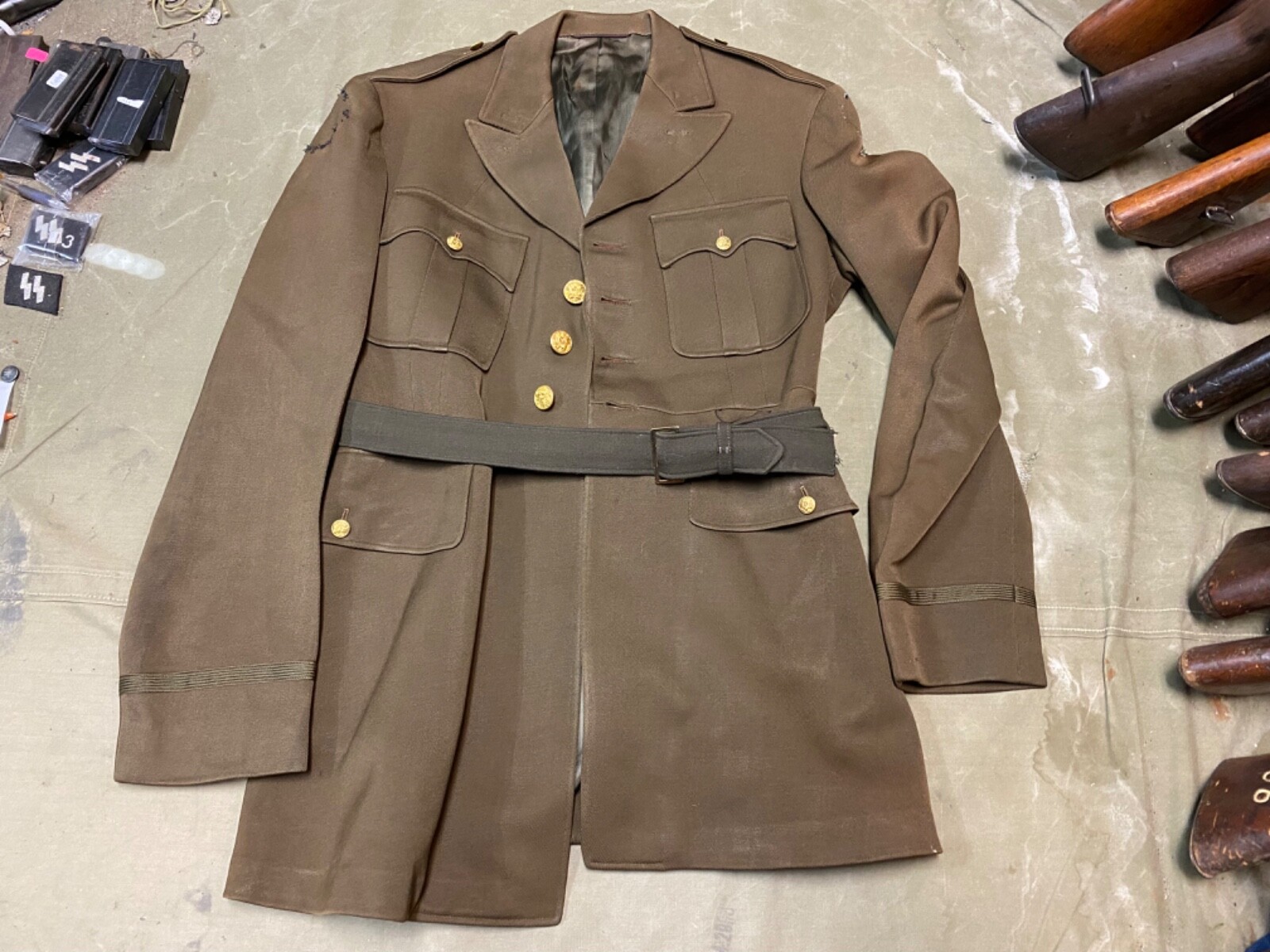 ORIGINAL WWII US ARMY OFFICER CLASS A DRESS JACKET- MEDIUM 40R