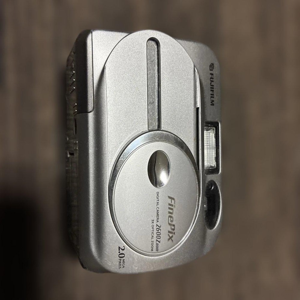 Fujifilm FinePix 2600Z Digital Camera