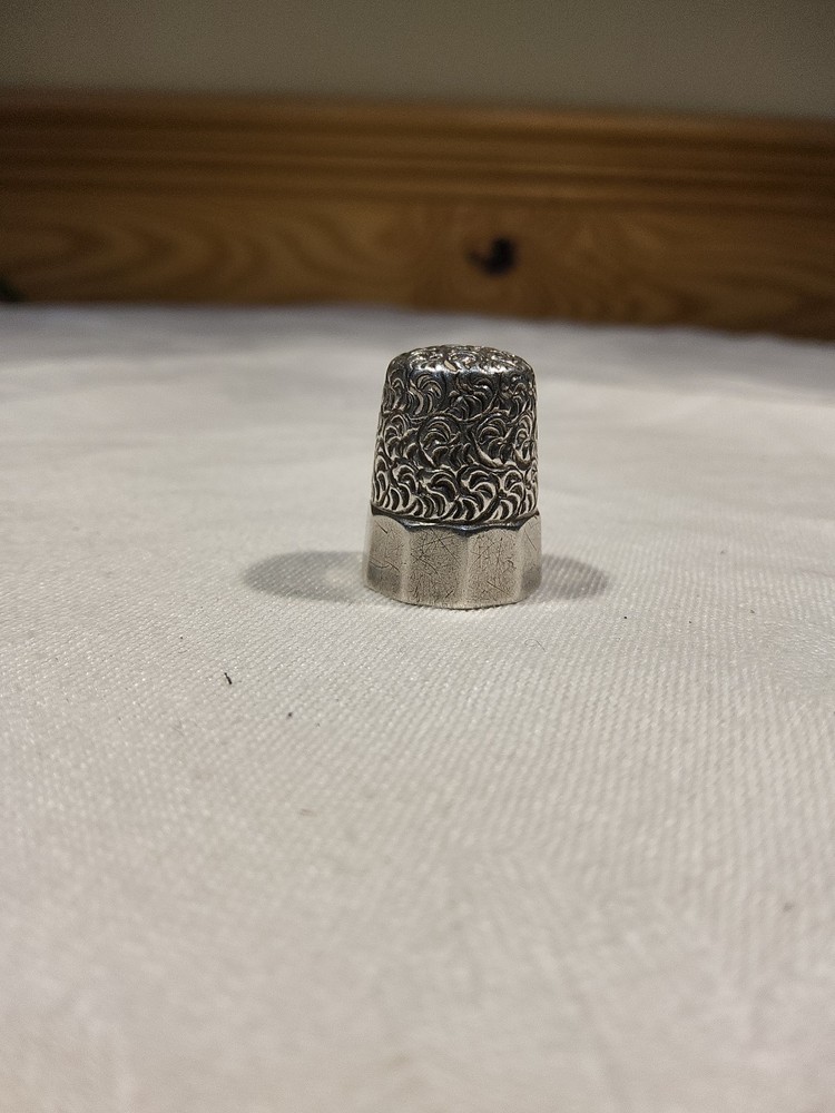 Unusual Decagonal 10 Panel Silver Swirl Ornate Thimble Size 8