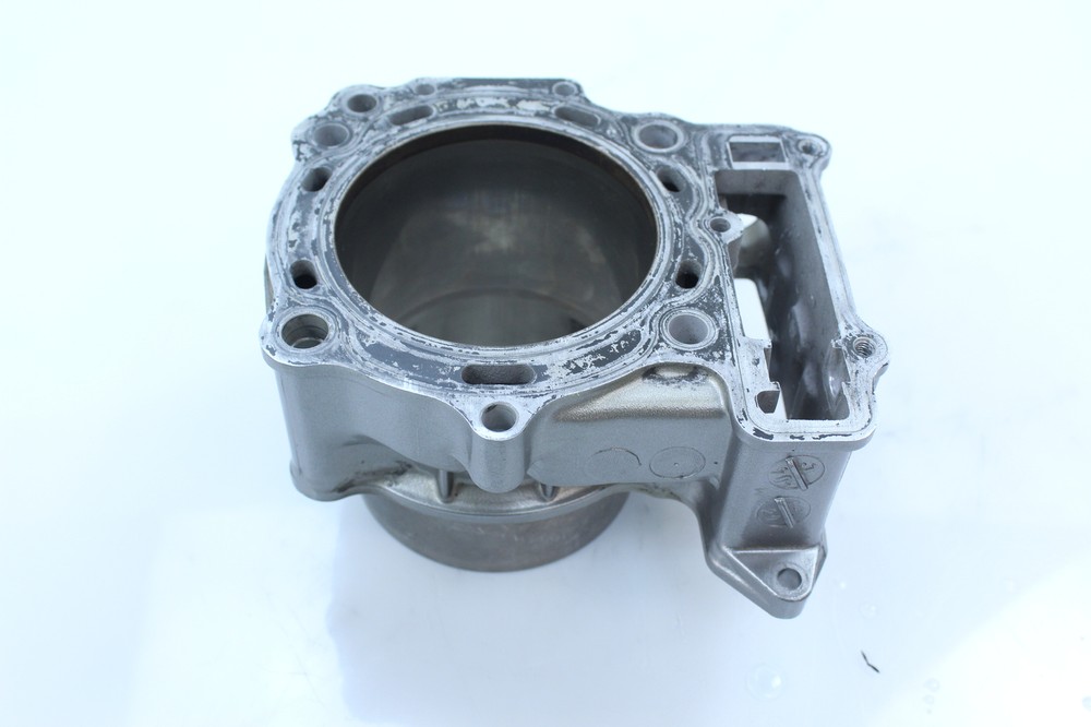 02-06 SUZUKI VSTROM 1000 OEM ENGINE FRONT MOTOR PISTON CYLINDERS BLOCK JUG 11211