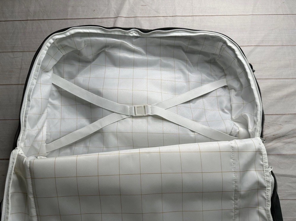 NWT IKEA DROMSACK Weekend bag olive 42 L (11 Gallon)