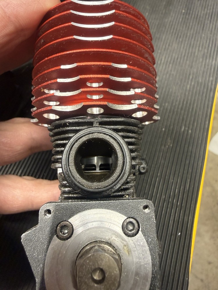 Nitro Engine Dynamite .26 Nitro Engine Mach 2 Great Pinch