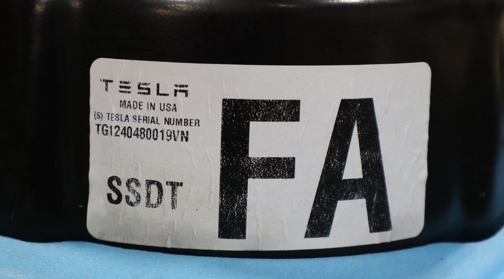 2020 - 2024 TESLA MODEL Y AWD LONG RANGE BATTERY PACK ASSEMBLY OEM