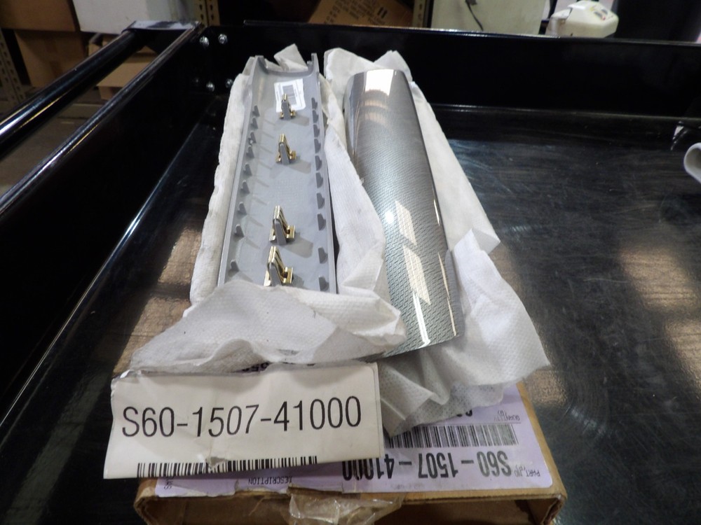 PETERBILT LH METALIC GREY DOOR HANDLE ACCENT