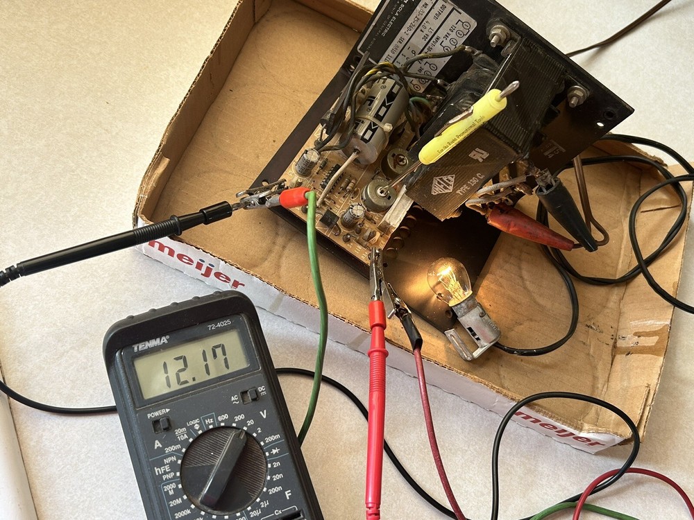 Sola Power Supply 120 VAC Input Output 15 vdc 4.0 Amp
