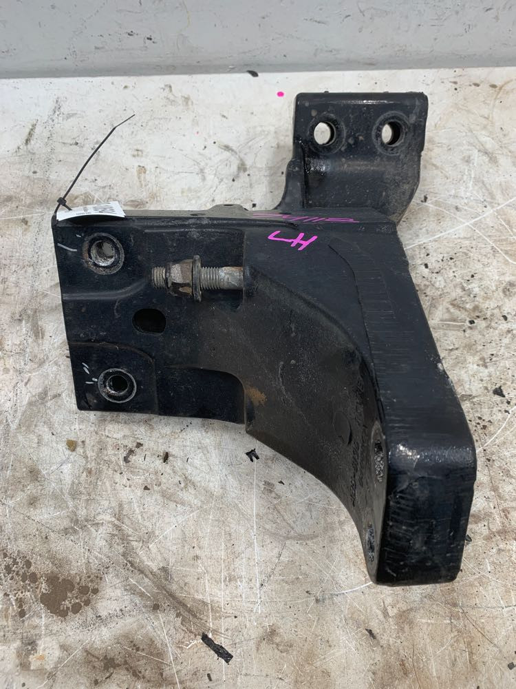 2016 Peterbilt 579 Cab Mount (630-10694)